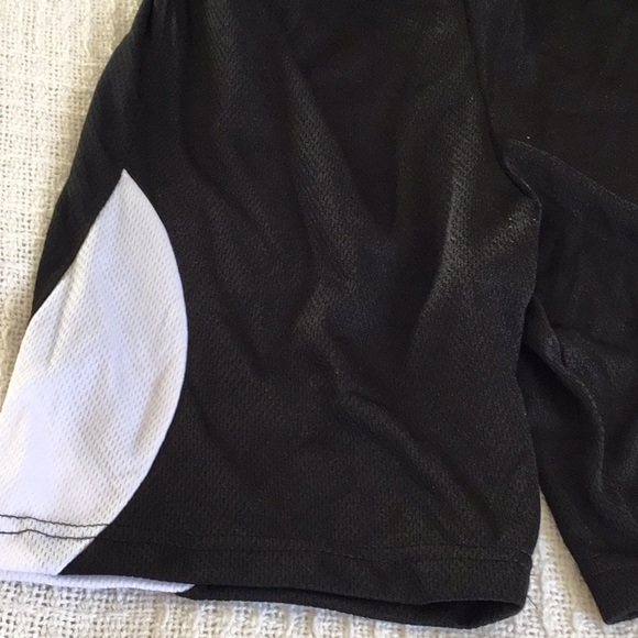 NWT Boys size 8 elastic waist shorts - Picture 2 of 4